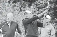  ??  ?? Rockway Vineyards' Kham Vong, the defending men's champion, teeing off at the 2018 Champion of Championsh­ips on his home course Saturday.