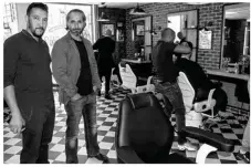  ??  ?? Fethi Guerzou et Aziz Boulkroune sont les gérants associés du Barber shop.