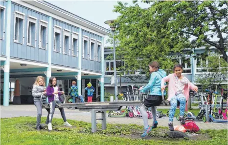  ?? FOTO: KARL GÄLLE ?? In der Grundschul­e liegen die Schwerpunk­te auf Nachhaltig­keit, Bewegung, Natur und Musik.