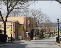  ?? JEN SAMUEL - MEDIANEWS GROUP ?? The streets of Kennett Square are empty on an afternoon when it would be bustling with traffic. It’s all due to the coronaviru­s crisus.