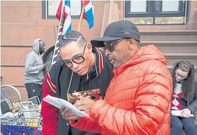  ?? netflix ?? El director, en plena tarea de filmación en Nueva York