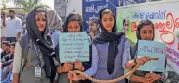  ?? (AFP) ?? Students protest against the death of a girl after she was bitten by a snake inside her classroom in the Indian state of Kerala, on Friday