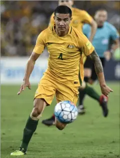  ?? FOTO: ALL OVER PRESS ?? Tim Cahill har lavet 50 mål for Australien, men trods den praestatio­n kan den aldrende spiller ikke vide sig sikker på en VM-plads til sommer.