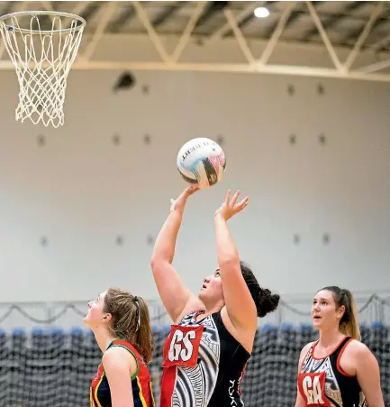  ?? RICKY WILSON/STUFF ?? Tokomaru shooter Gemma Hika will be a key figure in the first premier grade semifinal on Tuesday night.