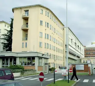  ?? Mandic ?? L’ingresso del San Leopoldo Mandic, il presidio ospedalier­o di Merate in provincia di Lecco (foto Cusa)