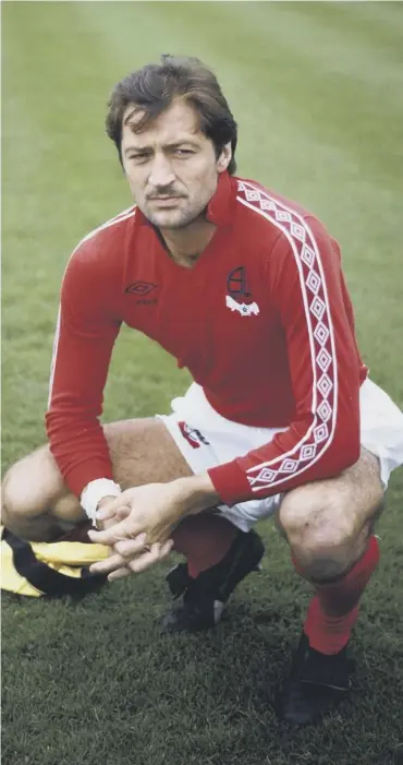  ?? Photo: Getty Images ?? MAVERICK: Frank Worthingto­n pictured in 1977 while playing for Bolton.