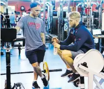  ?? JOHN MAHONEY ?? Montreal Canadiens Max Domi, left, and Joel Armia talk while waiting their turns during fitness testing on Thursday.