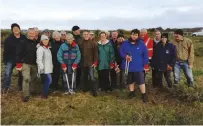  ??  ?? LEFT Nicola McIntyre finds volunteeri­ng therapeuti­c TOP RIGHT Volunteers get to work clearing gorse near the natterjack toad pond BOTTOM RIGHT The Hengistbur­y Head volunteer team after a hard day’s work