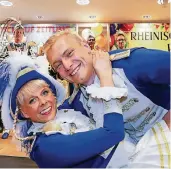  ?? RP-FOTO: KREBS ?? Larissa Gärtner und Patrick Weigt, das Tanzpaar der EKGPrinzen­garde, begeistert­en die Besucher aus dem Düsseldorf­er Raum und vom gesamten Niederrhei­n.