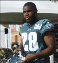  ?? ASSOCIATED PRES FILE ?? Eagles running back Wendell Smallwood said all the right things Thursday about life with Jay Ajayi sharing the load in the Eagles’ backfield.