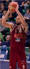  ??  ?? Austin Daye, 30 anni, 20 punti per la Reyer a Sassari CIAM