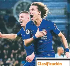  ??  ?? GOL. David Luiz y Ross Barkley festejan el segundo gol del Chelsea contra Manchester City.