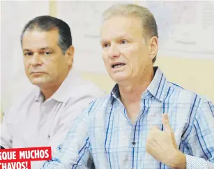  ??  ?? ¡QUE MUCHOS CHAVOS! El alcalde de Bayamón, Ramón Luis Rivera, estimó en $265 millones el total de daños en ese municipio tras el paso del huracán María.