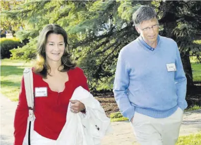  ?? PETER SOLEY / EFEMELI ?? Melinda y Bill Gates, el pasado lunes.
