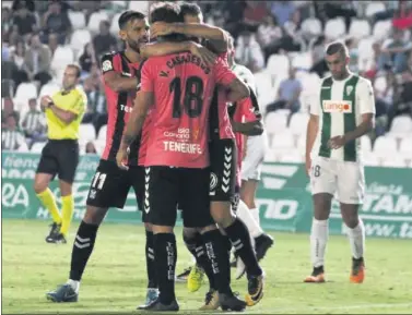  ??  ?? ÚNICA ALEGRÍA. En el Nuevo Arcángel, el Tenerife ganó en Copa del Rey (1-4), pero nunca en Liga.