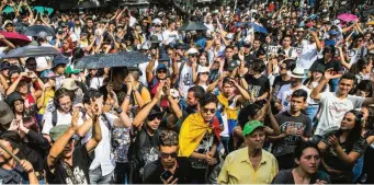  ?? FOTO JULIO HERRERA ?? Aunque en el Parque de los Deseos fue evidente la presencia de encapuchad­os, no hubo violencia ni vandalismo.