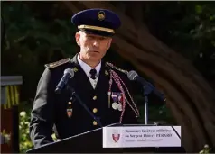  ?? ?? Le lieutenant-colonel Maxime Yvrard, chef du corps des sapeurs-pompiers de Monaco, a prononcé l’éloge funèbre.