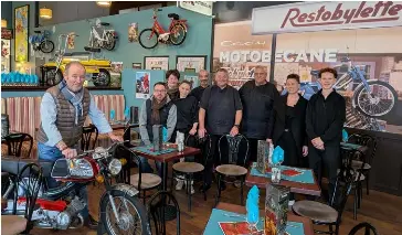 Son restaurant est devenu un véritable musée de la mobylette - PressReader