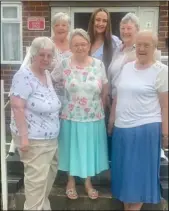  ?? ?? TEAM: Sandra McIntyre, Ashley Harrison, Ann Oxley, Norma Winters, Beryl Fairclough and Joan Bullivant.