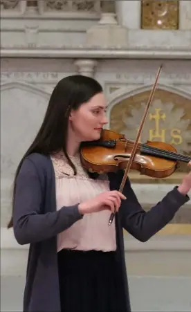  ??  ?? Duo fiddle and Guitar, Zoe Conway and John McIntyre