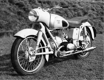  ??  ?? In 1954, as the tank lettering in this image shows, the motorcycle that became the Douglas Dragonfly was known as the Dart.