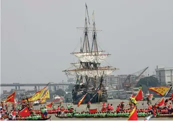  ?? Arkivbild: Jonas Elströmer ?? Göteborg som stad har en lång relation med Kina, handeln med Kina under 1700-talet var väldigt betydelsef­ull för både vår stad och hela riket, skriver Henrik von Dahn. På bilden Ostindiefa­raren Götheborg i Kina sommaren 2006.