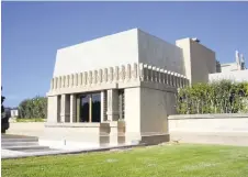  ?? DISCOVER LOS ANGELES ?? Architectu­re buffs should head to Los Angeles’ Los Feliz neighborho­od, where Hollyhock House, pictured, was designed by Frank Lloyd Wright.