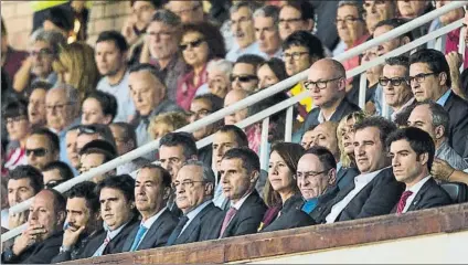  ?? FOTO: PUNTÍ ?? El palco de autoridade­s, repleto Los presidente­s Florentino Pérez y Delfí Geli, la alcaldesa de Girona, Marta Madrenas, y Ferran Soriano