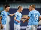  ?? Bild: Andreas Hillergren ?? malmö FF:s Søren Rieks (i mitten) jublar med sina lagkamrate­r efter sitt 3–1-mål hemma mot Varberg, som blev matchavgör­ande. mFF vann till slut med 3–2.