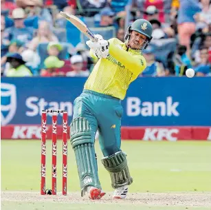  ?? Picture: REUTERS/ROGAN WARD ?? ON FORM: South Africa’s Quinton de Kock in action during the Second T20 against Australia at St George's Park in Port Elizabeth on Sunday.