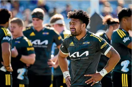  ?? PHOTOSPORT ?? Hurricanes captain Ardie Savea has plenty to ponder at GIO Stadium after his side slipped to a big loss to the Brumbies yesterday.