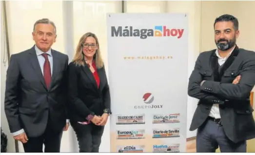  ??  ?? Paulino Plata, presidente del Puerto, Susana Gutiérrez, gerente de Málaga Cruise Port, y Antonio Poveda, de la Casa Consignata­ria Bergé-Condeminas.