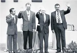  ?? ?? Hace 30 años se daba inicio a la era de los debates presidenci­ales, el primero se dio entre los candidatos Jorge González Torres, por el PVEM, Pablo Emilio Madero, del PDM, y Rafael Aguilar Talamantes PFCRN, encuentro moderado por y Alfonso Maya Nava.