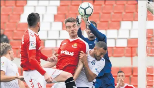  ??  ?? BUEN RECUERDO. En su más reciente visita al Nou Estadi, los de Joseba Etxeberria remontaron el marcador para ganar 1-2.