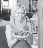  ?? BOB D’AMICO/ABC ?? Chenoweth won an Emmy for her work in “Pushing Daisies.”