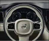  ??  ?? Los acabados interiores y los ajustes son magníficos, son incluso mejores que los del XC90. La pantalla central de nueve pulgadas es de serie en cualquier acabado.