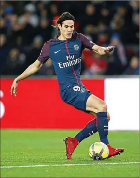  ??  ?? Cavani a battu le record de buts d’Ibrahimovi­c sous le maillot parisien.