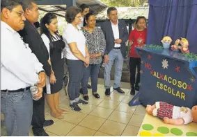  ??  ?? Atención. Con la nueva oficina se beneficiar­á a 80,498 estudiante­s de 306 centros educativos del departamen­to de Ahuachapán.