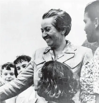  ??  ?? La premio Nobel Gabriela Mistral legó los réditos de sus obras a los niños de Montegrand­e.