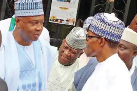  ??  ?? Senate President, Dr. Abubakar Bukola Saraki, in a handshake with President Muhammadu Buhari. With them is the Chairman of the Nigeria Governors’ Forum (NGF), Abdulaziz Yari, and Governor Rochas Okorocha, during the National Executive Committee (NWC)...