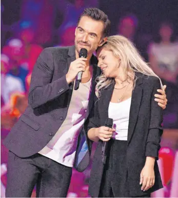  ?? FOTO: FREDERIC KERN/IMAGO IMAGES ?? Marina Marx aus Laupheim ist in der TV-Show „Schlagerch­ampions“mit Florian Silbereise­n aufgetrete­n. Erst 30 Minuten vor ihrem Auftritt hat sie davon erfahren.