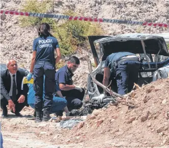  ??  ?? EN DICIEMBRE hallaron a Cristian Álvarez calcinado en el baúl de un Renault Logan.