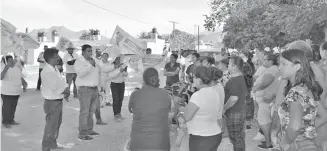  ?? CORTESÍA. ?? Homero Martínez Cabrera puestas de campaña. / visitó la Villa de León Guzmán y presentó sus pro