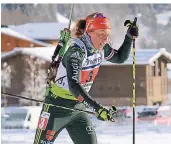  ?? FOTO: DPA ?? Laura Dahlmeier bei ihrem ersten Saisonrenn­en im zweitklass­igen IBU-Cup am 13. Dezember.