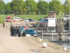  ??  ?? El Municipio de Moerdijk pidió compensaci­ón económica por la intervenci­ón que requirió el manejo de un laboratori­o altamente tóxico.