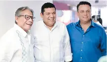  ?? ?? • Miguel Cantón Zetina y Miguel Cantón Martínez de Escobar le dieron la bienvenida al Director de Fonatur.