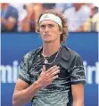  ?? FOTO: DPA ?? Hand aufs Herz: Alexander Zverev nach Spielende.