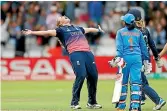  ?? REUTERS ?? England’s Anya Shrubsole celebrates bowling out India’s Rajeshwari Gayakwad.