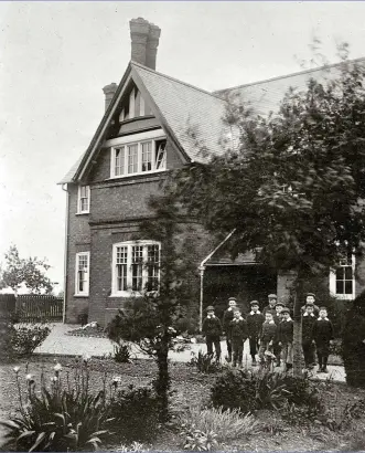  ??  ?? Country living ABOVE: Children and staff outside one of Leicester union’s Countestho­rpe cottage homes, which boasted an infirmary with an isolation unit, laundry, stores and swimming baths RIGHT: Pupils at Banstead’s cottage homes assemble for a parade...