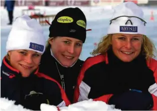  ??  ?? TOK ALT: Dette bildet fra 2002 viser Hedvig (f.v.), Silje og Annette Bjelkevik som dominerte skøyte-NM. FOTO: ARNE TVERVAAG
